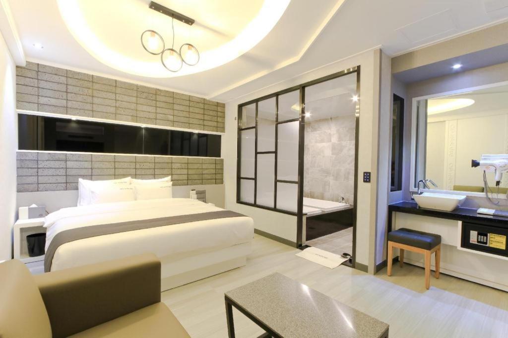 City Hotel G&G Busan Exterior photo